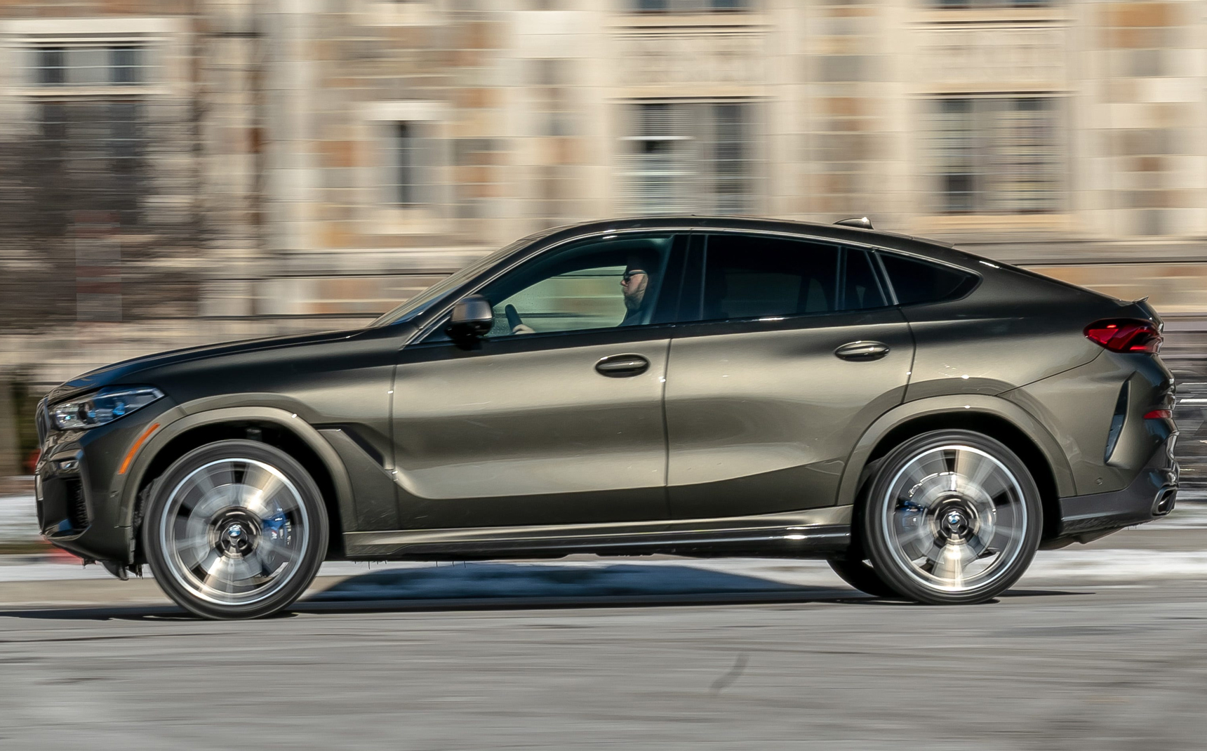 BMW X6 M50i