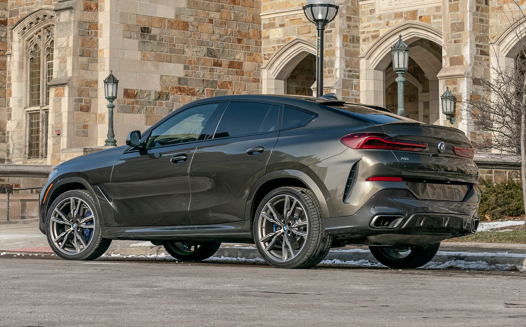 BMW X6 M50i