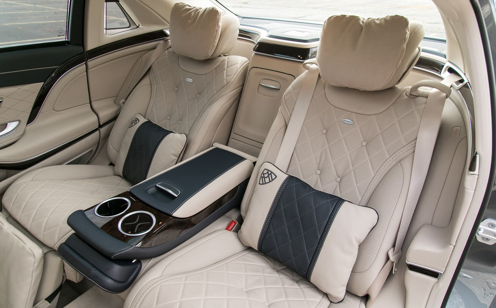 Mercedes-Benz Maybach S560